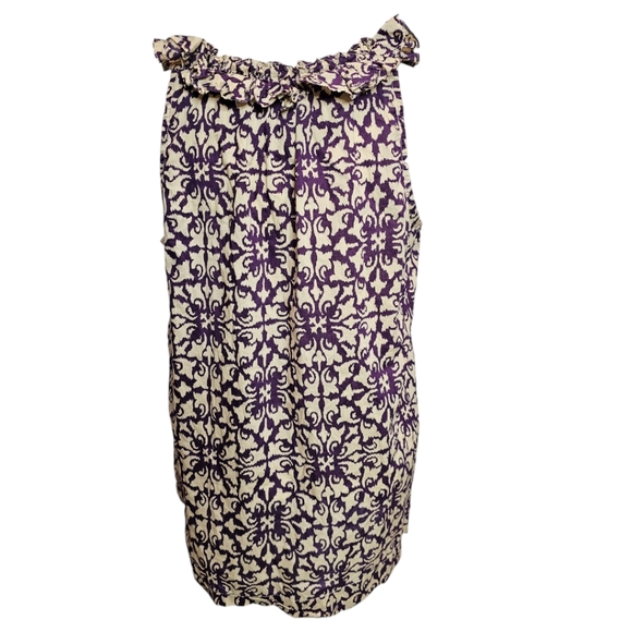 Tommy Hilfiger sleeveless.vlose with ruffle neckline and tie. Medium. - Picture 3 of 5